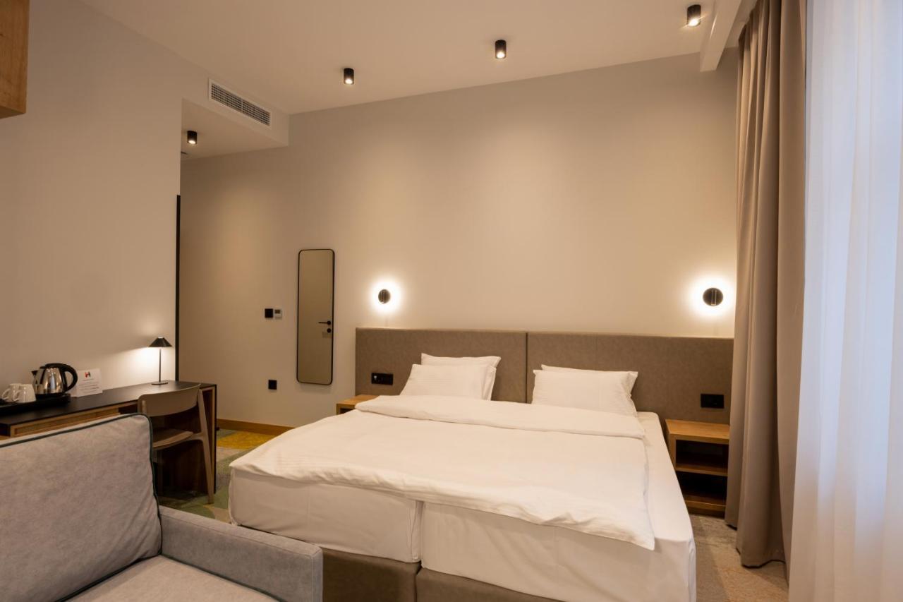 Hop Inn Rooms & Suites 贝尔格莱德 外观 照片