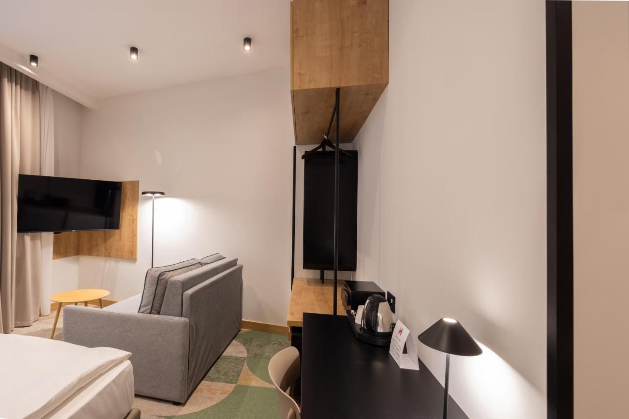 Hop Inn Rooms & Suites 贝尔格莱德 外观 照片