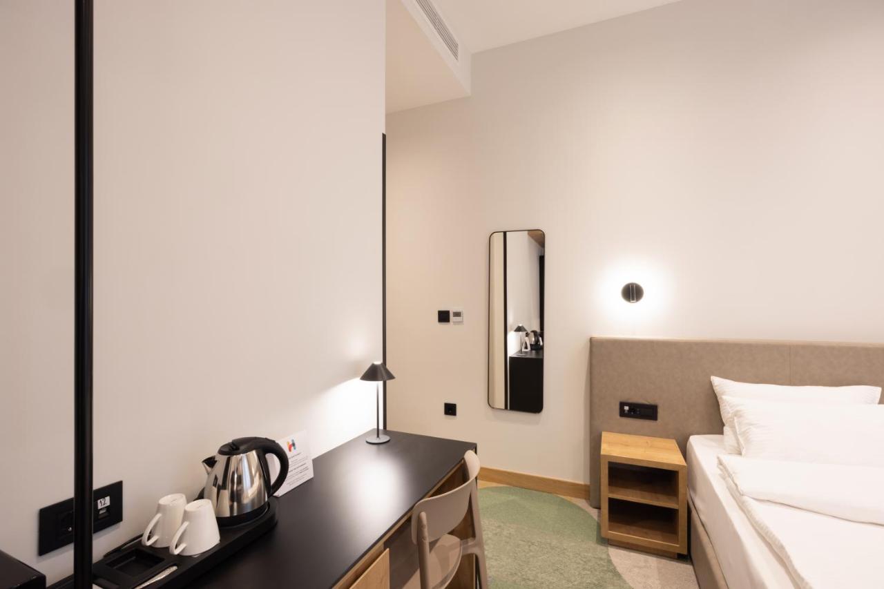 Hop Inn Rooms & Suites 贝尔格莱德 外观 照片